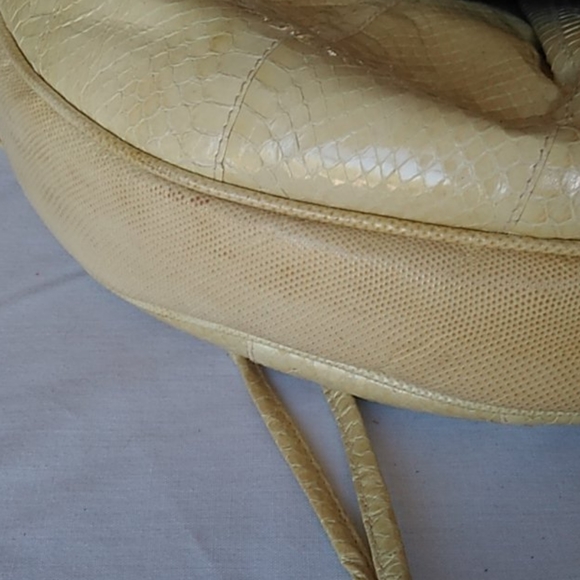 Neiman Marcus Vintage Cream crossbody purse - Picture 7 of 8